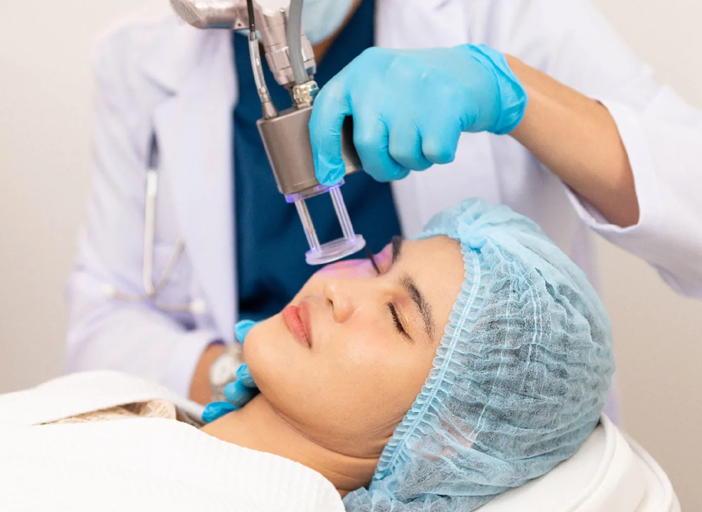 "I’m so impressed with the CO2 laser’s ability to treat acne scars, wrinkles, and even stretch marks. The healing time is much shorter than I expected, and the results are long-lasting. A fantastic investment for any advanced skin care clinic."